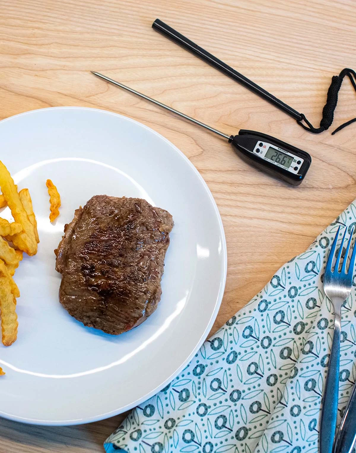 Elektroniskais pārtikas termometrs ar zondi no -50°C līdz +300°C Piederumi kūpināšanai un grilēšanai