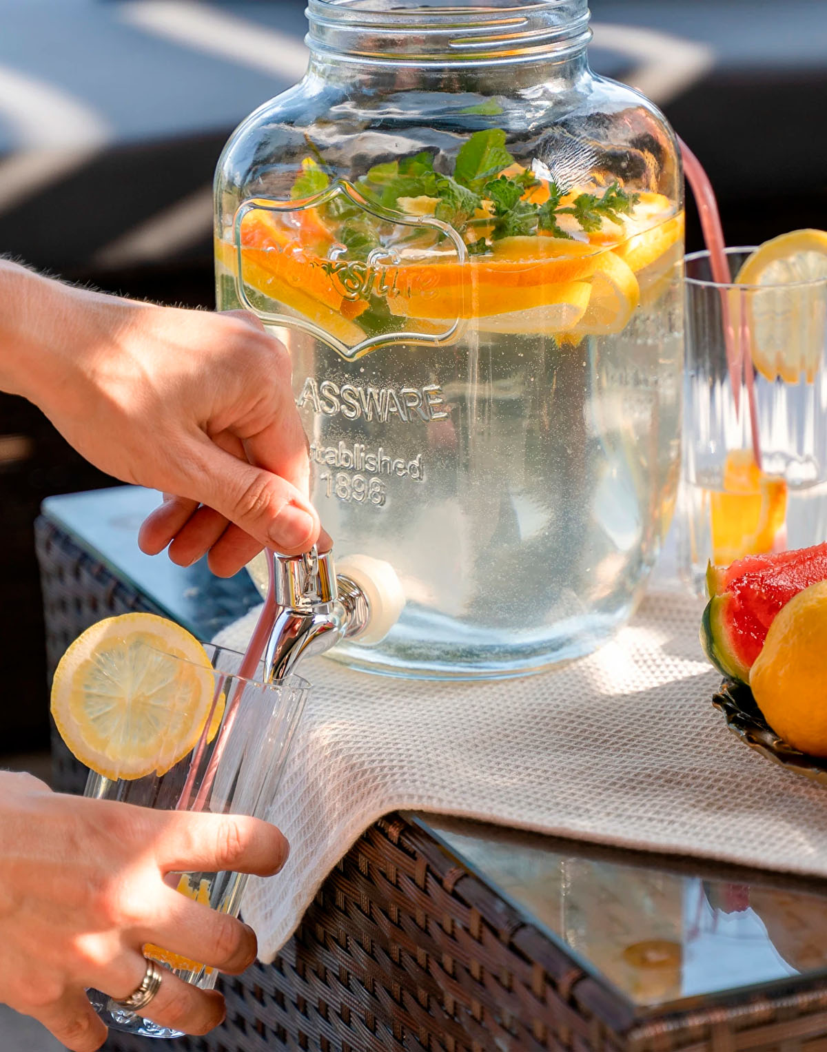 4L stikla burka Lemoniadolandia ar krānu Ballitei