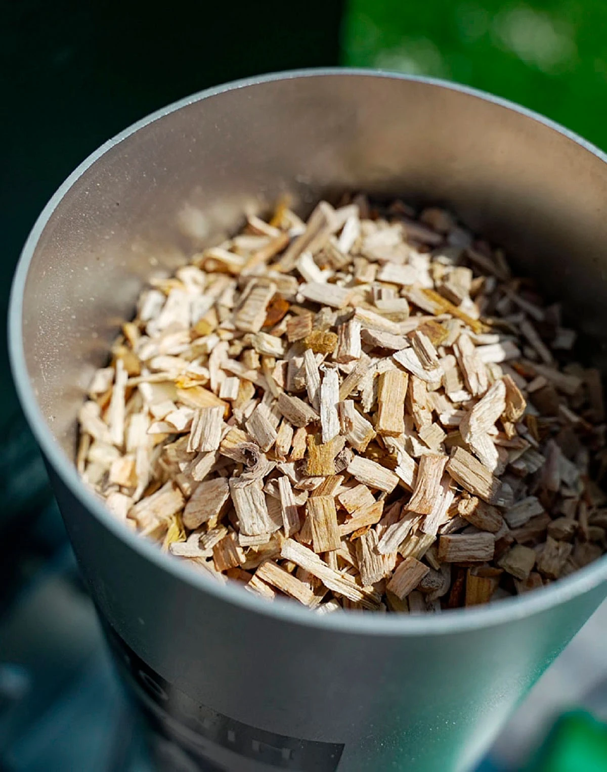 Ozola un alkšņa skaidas kūpināšanai, vidēja izmēra (KL8), 450g Piederumi kūpināšanai un grilēšanai