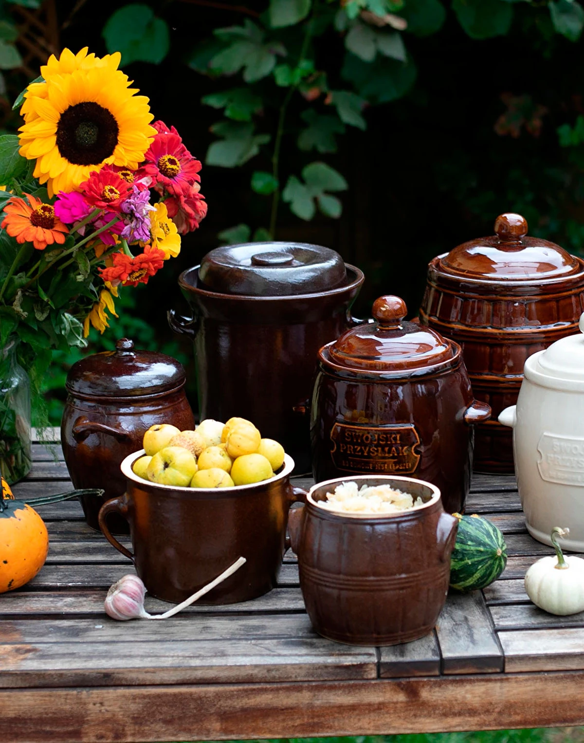 Keramikas trauks 1.4L, ar vāku Mājai un virtuvei